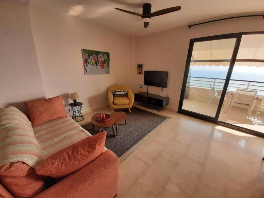 Top-Floor Beachfront Apartment With Parking, Pool, & Spacious Sea-View Balcony Вильяхойоса Экстерьер фото
